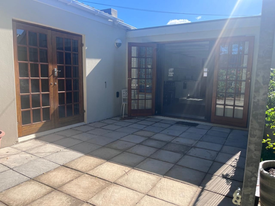 To Let 1 Bedroom Property for Rent in Pinelands Western Cape
